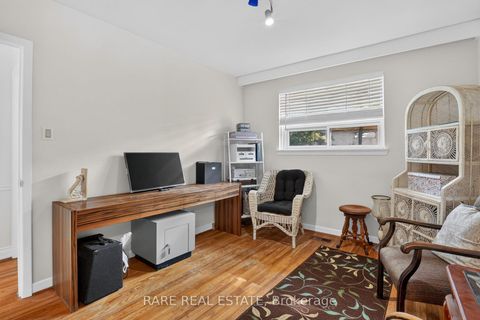 Photo 18 at 29 MALAREN Road, Maple, Vaughan