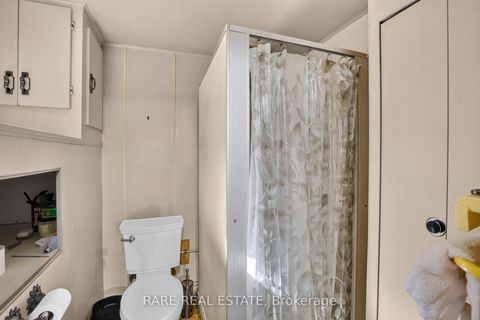 Photo 25 at 29 MALAREN Road, Maple, Vaughan
