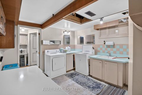 Photo 26 at 29 MALAREN Road, Maple, Vaughan