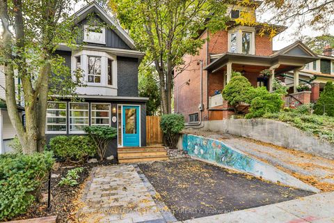Photo 4 at 312 Kenilworth Avenue, The Beaches, Toronto