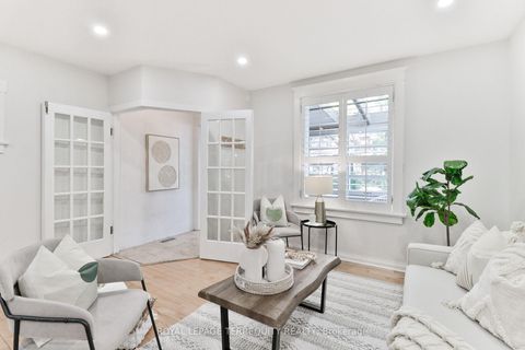 Photo 10 at 312 Kenilworth Avenue, The Beaches, Toronto