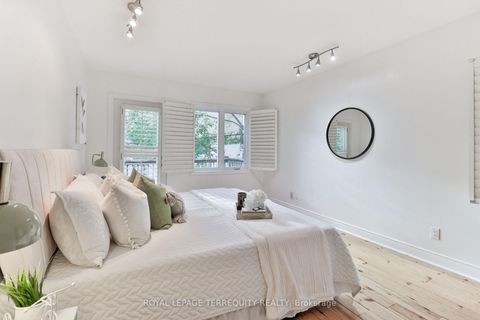 Photo 24 at 312 Kenilworth Avenue, The Beaches, Toronto
