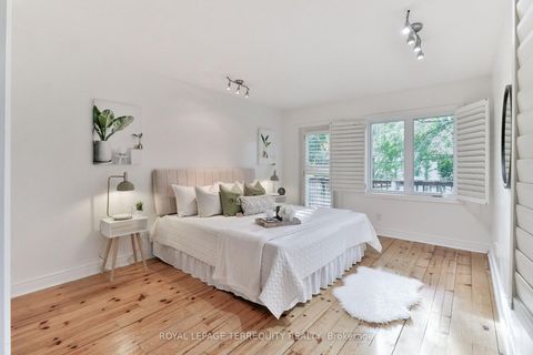 Photo 25 at 312 Kenilworth Avenue, The Beaches, Toronto