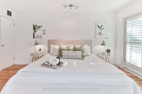 Photo 28 at 312 Kenilworth Avenue, The Beaches, Toronto