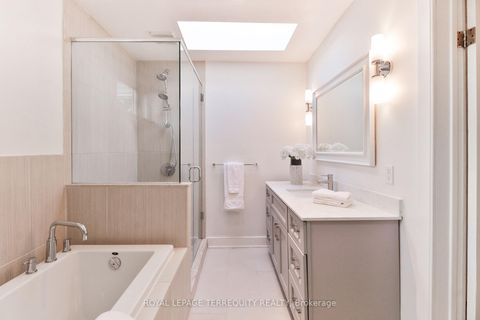 Photo 31 at 312 Kenilworth Avenue, The Beaches, Toronto