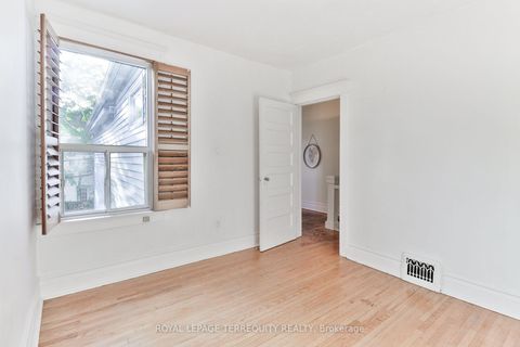 Photo 32 at 312 Kenilworth Avenue, The Beaches, Toronto