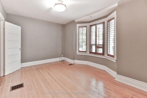 Photo 34 at 312 Kenilworth Avenue, The Beaches, Toronto