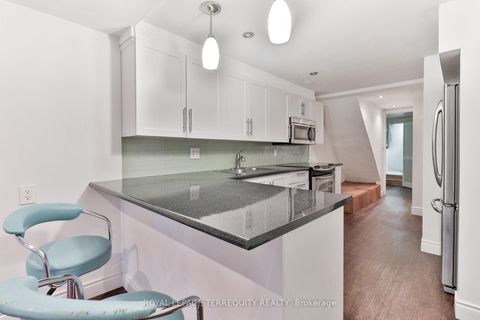 Photo 37 at 312 Kenilworth Avenue, The Beaches, Toronto