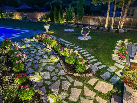 Photo 9 at 10 Yongeview Avenue, South Richvale, Richmond Hill