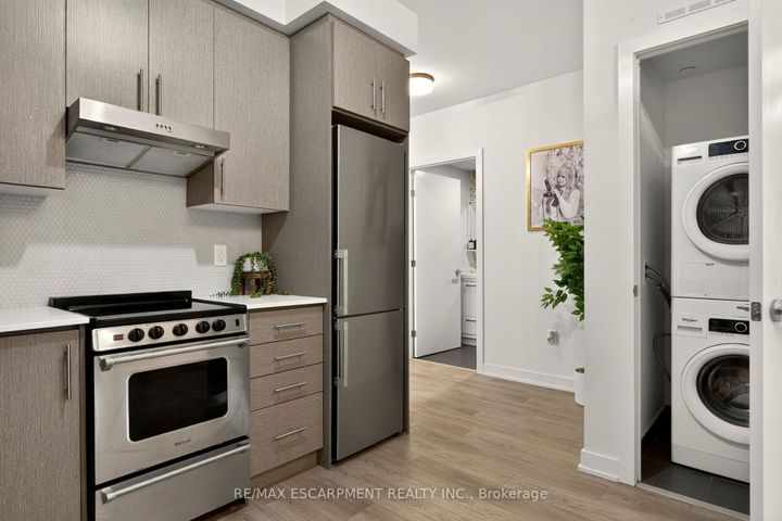 Photo 10 at 812 - 212 King William Street, Beasley, Hamilton