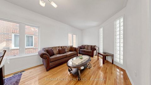 Photo 5 at 44 Canyon Hill Avenue, Westbrook, Richmond Hill