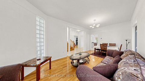 Photo 6 at 44 Canyon Hill Avenue, Westbrook, Richmond Hill