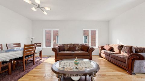 Photo 7 at 44 Canyon Hill Avenue, Westbrook, Richmond Hill