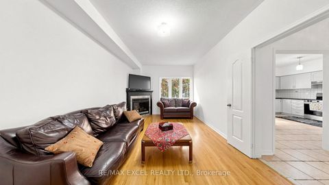 Photo 9 at 44 Canyon Hill Avenue, Westbrook, Richmond Hill