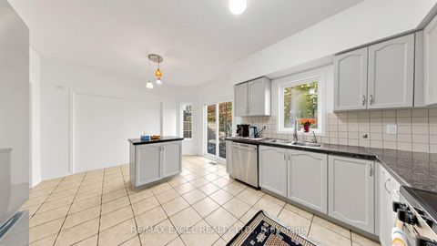 Photo 16 at 44 Canyon Hill Avenue, Westbrook, Richmond Hill