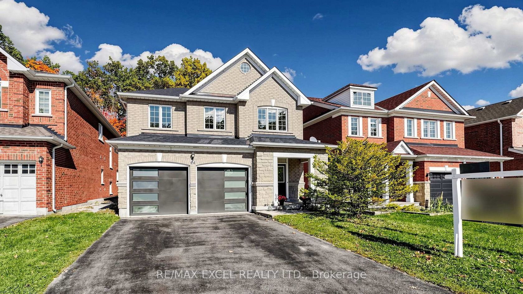 44 Canyon Hill Avenue, Westbrook, Richmond Hill photo number 2