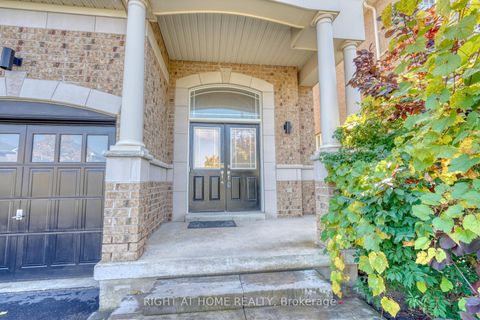 Photo 1 at 171 Maurier Boulevard, Patterson, Vaughan