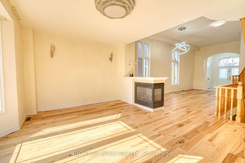 Photo 7 at 171 Maurier Boulevard, Patterson, Vaughan