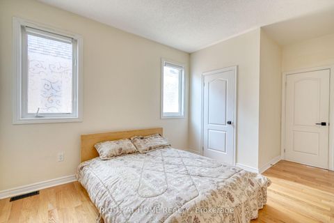 Photo 31 at 171 Maurier Boulevard, Patterson, Vaughan