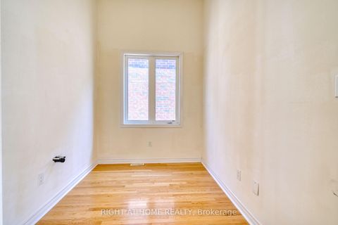 Photo 32 at 171 Maurier Boulevard, Patterson, Vaughan