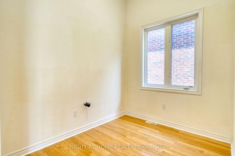 Photo 33 at 171 Maurier Boulevard, Patterson, Vaughan
