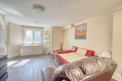 Photo 35 at 171 Maurier Boulevard, Patterson, Vaughan