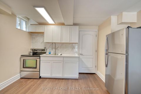 Photo 37 at 171 Maurier Boulevard, Patterson, Vaughan