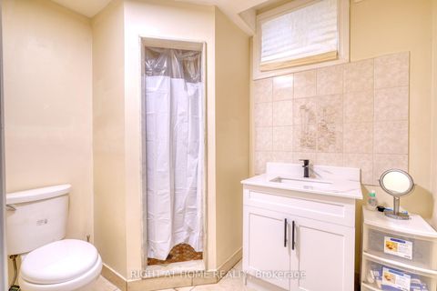 Photo 38 at 171 Maurier Boulevard, Patterson, Vaughan
