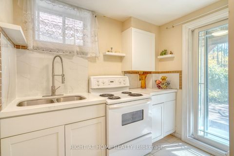 Photo 42 at 171 Maurier Boulevard, Patterson, Vaughan