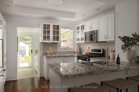 Photo 7 at 550 Milverton Boulevard, Danforth, Toronto
