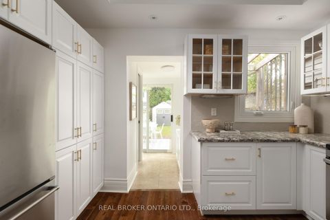 Photo 8 at 550 Milverton Boulevard, Danforth, Toronto