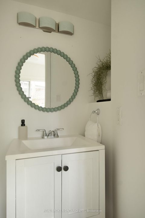 Photo 10 at 550 Milverton Boulevard, Danforth, Toronto