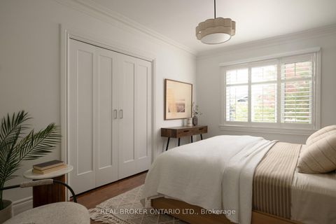 Photo 12 at 550 Milverton Boulevard, Danforth, Toronto