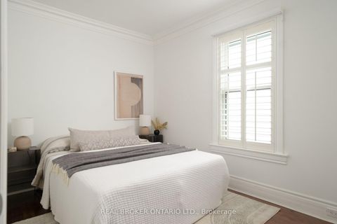 Photo 13 at 550 Milverton Boulevard, Danforth, Toronto