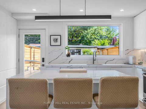 Photo 9 at 87 Palmerston Avenue, Bellwoods, Toronto