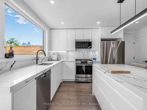 Photo 11 at 87 Palmerston Avenue, Bellwoods, Toronto