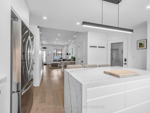 Photo 13 at 87 Palmerston Avenue, Bellwoods, Toronto