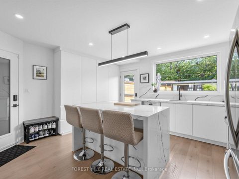Photo 14 at 87 Palmerston Avenue, Bellwoods, Toronto
