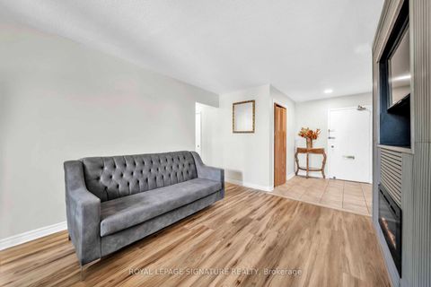 Photo 3 at 402 - 5 Frith Road, Jane Heights, Toronto