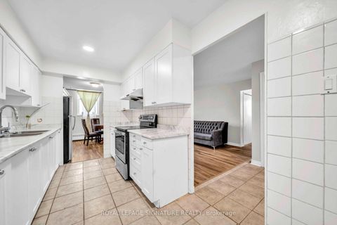 Photo 7 at 402 - 5 Frith Road, Jane Heights, Toronto