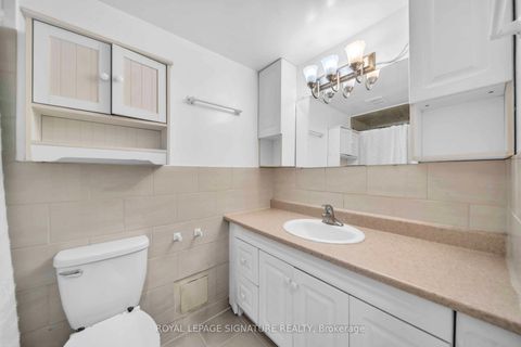 Photo 10 at 402 - 5 Frith Road, Jane Heights, Toronto