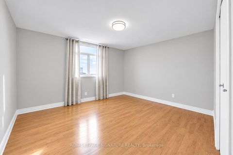 Photo 11 at 402 - 5 Frith Road, Jane Heights, Toronto