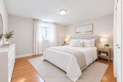 Photo 12 at 402 - 5 Frith Road, Jane Heights, Toronto