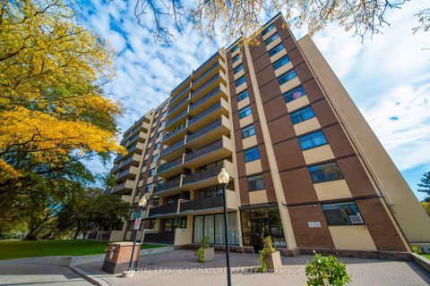 Photo 15 at 402 - 5 Frith Road, Jane Heights, Toronto