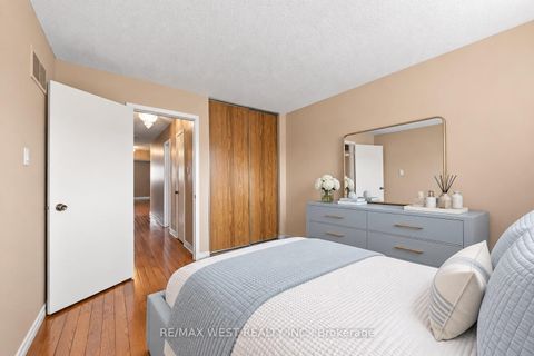 Photo 14 at 2 Ackrow Court, West Deane, Toronto