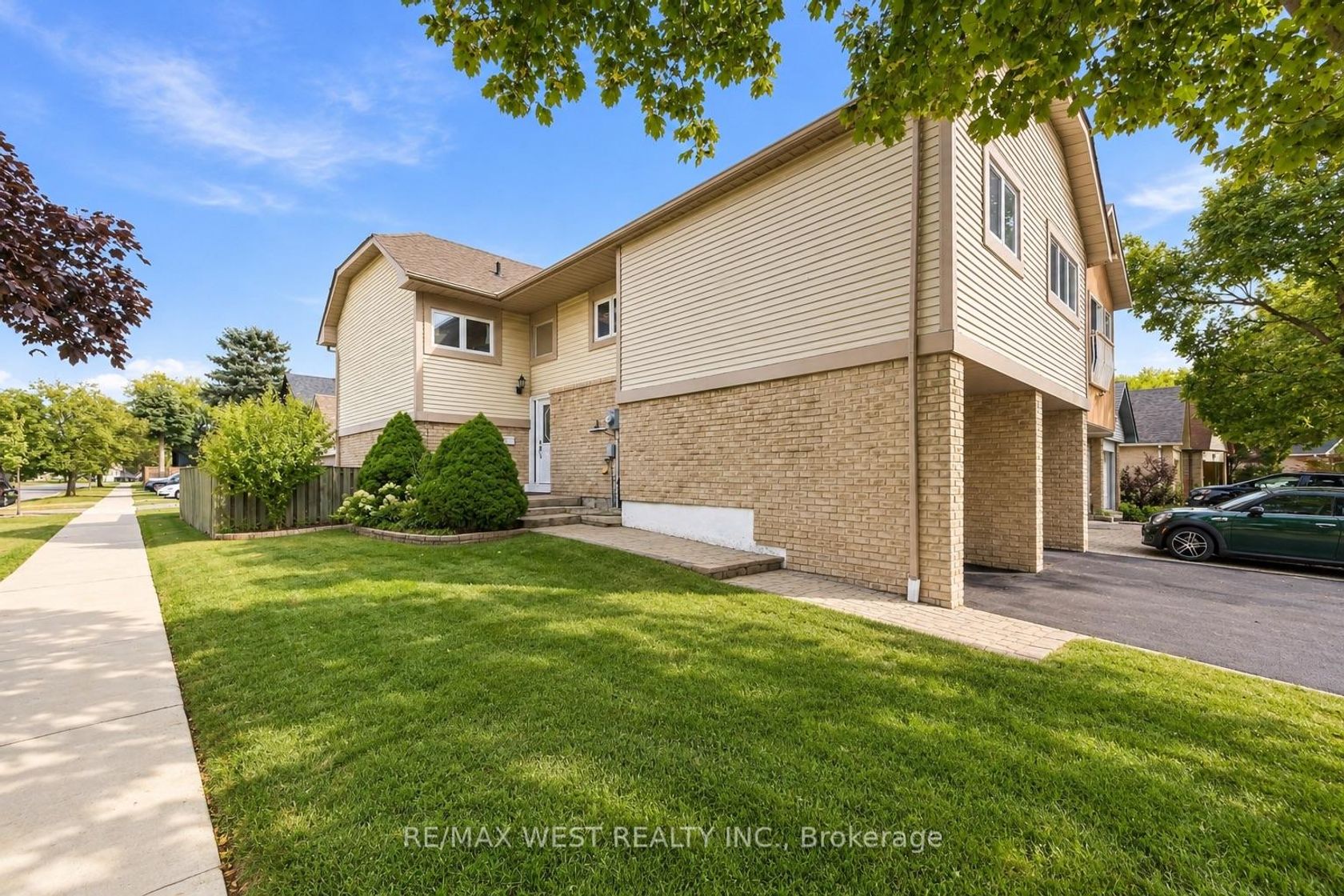 2 Ackrow Court, West Deane, Toronto 