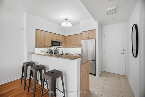 Photo 4 at 205 - 455 Rosewell Avenue, Lawrence Park South, Toronto