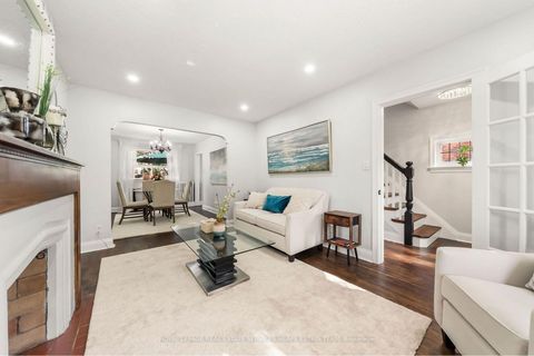 Photo 7 at 770 Eglinton Avenue E, Leaside, Toronto
