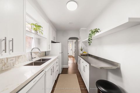 Photo 12 at 770 Eglinton Avenue E, Leaside, Toronto