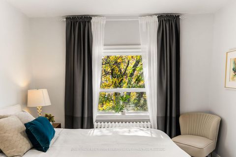 Photo 17 at 770 Eglinton Avenue E, Leaside, Toronto